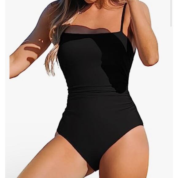 Cupshe one piece swimsuit with tummy control - Picture 1 of 6
